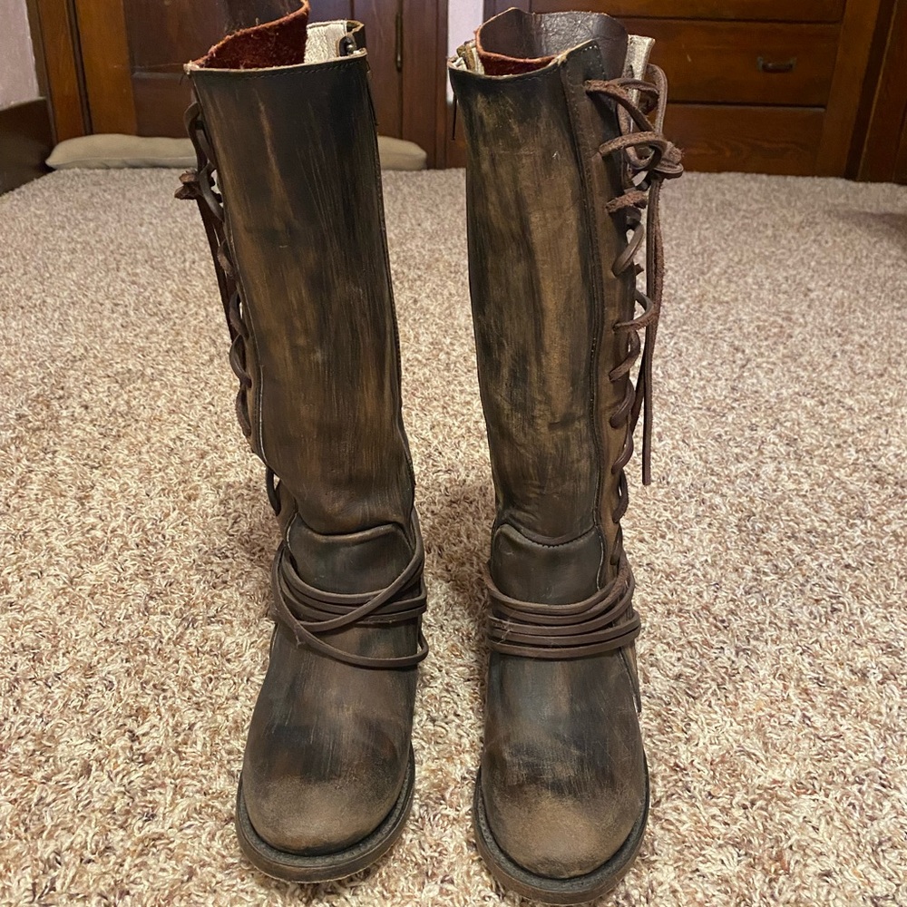 Freebird by Steven “Cash” boots. Size 7.  Only worn a couple of times.